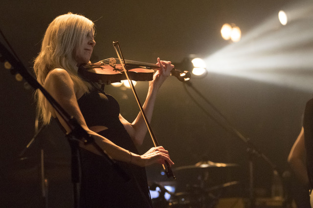 Heather Paauwe（violin）　撮影・大島康一