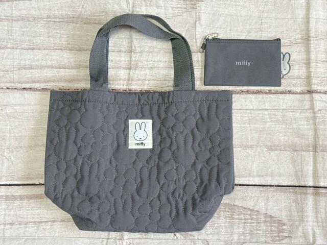 ミッフィーデザインのキルティングバッグとポーチのセット