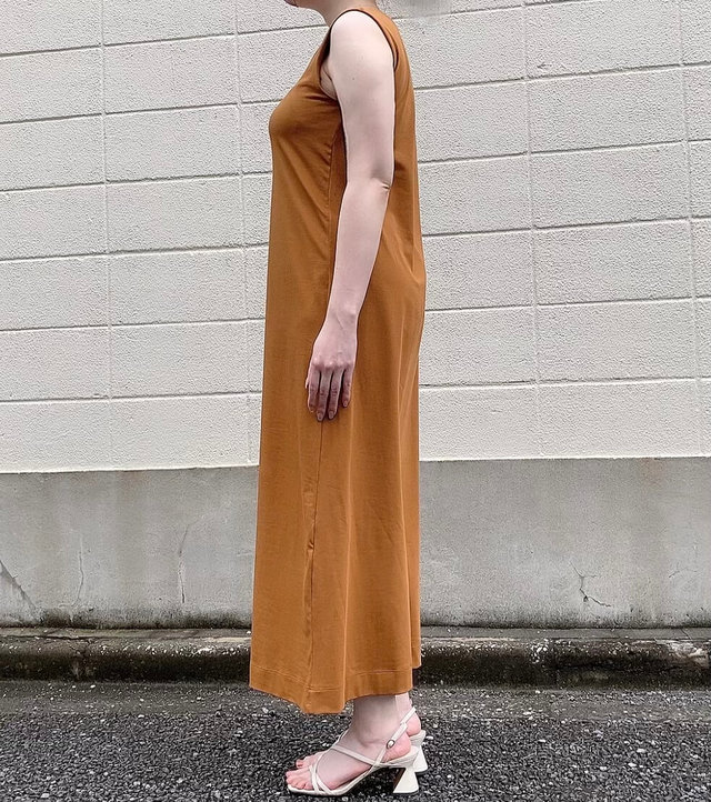 【UNIQLO（ユニクロ）】エアリズムコットンブラワンピース（ノースリーブ）ブラウンSサイズ着用