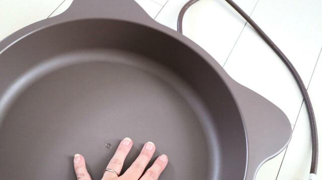 【NYANTA CLUB 遠赤外線ホッとヒーター 猫鍋】底は全面なめらかなプラスチック