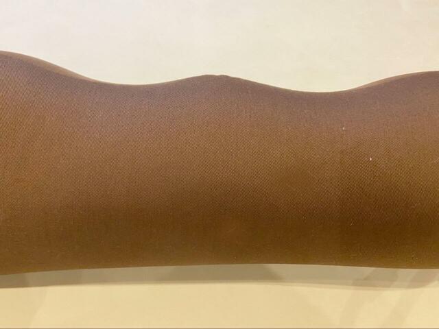 【王様の足枕】足がフィットするよう高低差のあるデザインです