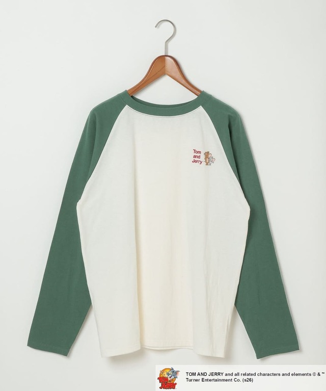 【トムとジェリー×niko and ...】「アソートラグランTシャツ」5,500円／フロントロゴに加え、カラーごとに異なる位置に配されたプリント