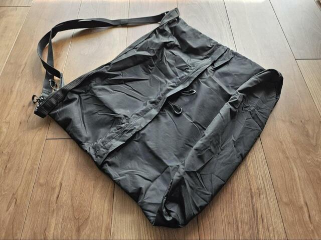 【無印良品　たためる撥水手提にもなるショルダーバッグ大】広げた状態の大きさは縦39×横44×マチ14cm。マチ広で荷物がたくさん入ります！