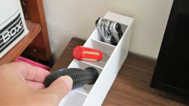 【セリア タワーペンスタンド】ドライバーなどのよく使う工具もジャストフィット