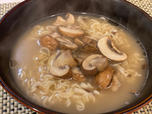 【マッシュルームトーキョー】マッシュルームラーメン野菜スープ味　盛り付け