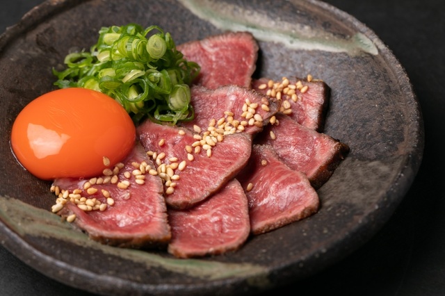 神戸牛炙りユッケ 中トロ