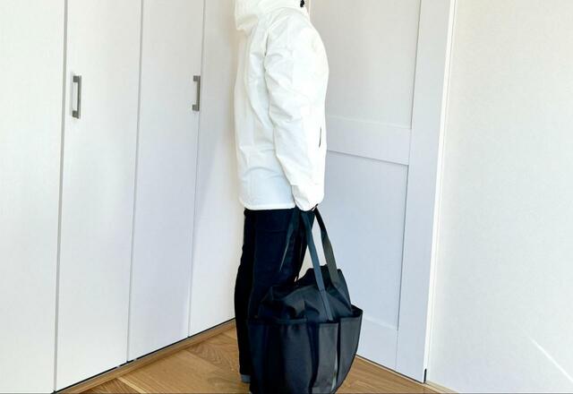 【ワークマン マルチポケット トートバッグ】身長が低いと下ろした時に少し地面に擦れそうになるかも