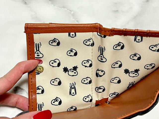 スヌーピーのさまざまな表情が描かれている総柄♪