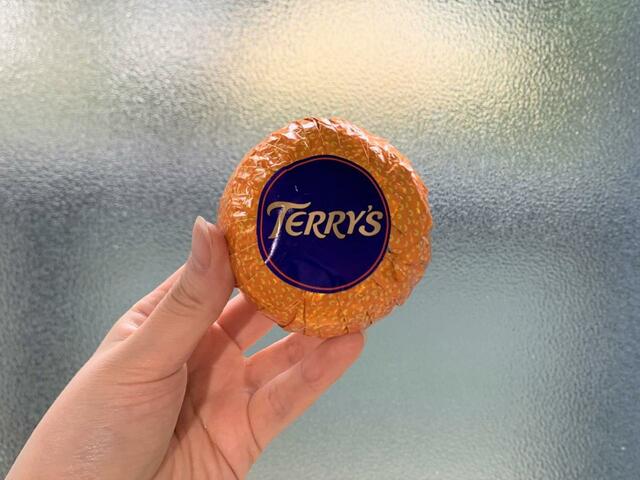 【お菓子ドンキ】「テリーズ チョコレートオレンジダーク」まんまるのチョコレートが