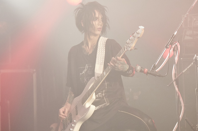 THE BLACK SWAN　RENA