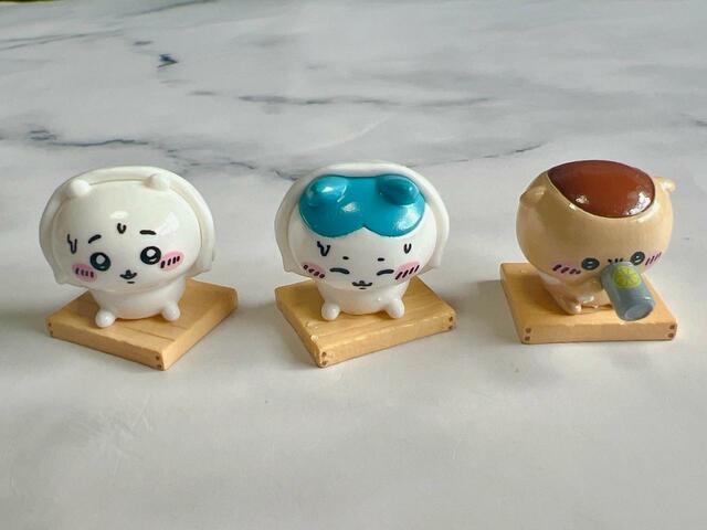 ちいかわ、ハチワレ、くりまんじゅうを並べてみました。ナガノ先生がちいかわの公式Xにあげたイラストを思い出します♪