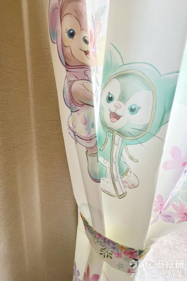 「ダッフィー&フレンズのビューティフル・レイニーデイズ」カーテン