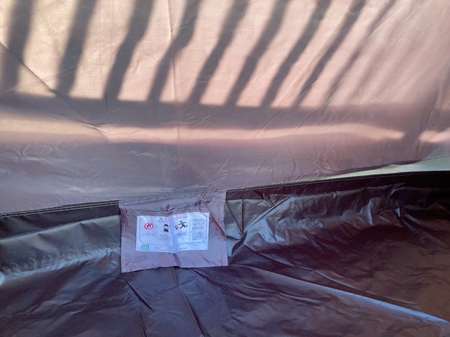 【ワークマン BASICドームテント】小物を入れるポケットも