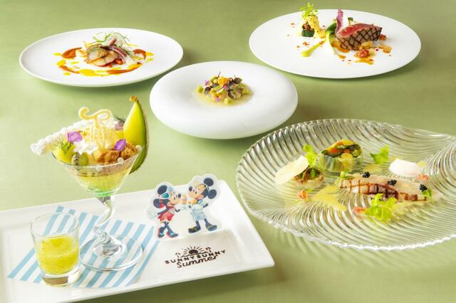 （2025年7月1日～2025年9月15日）東京ディズニーランドホテル_ルームサービス　“Sunny Sunny Summer”スペシャルディナーコース