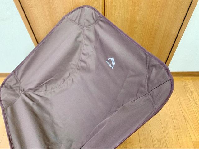 【ワークマン 燃え広がりにくいローチェア】座りやすい傾斜付き！