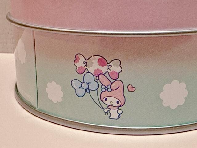 側面にもかわいいデザイン入り