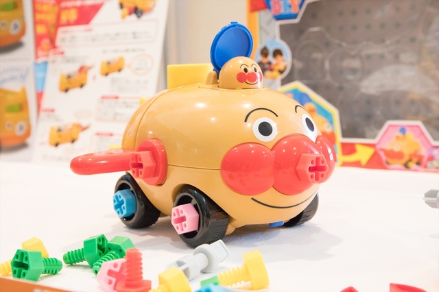 「くみたてDIYはしるぞっ! ねじねじアンパンマンごう」セガトイズ