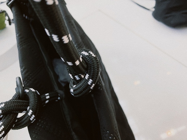 【ワークマン エンボスキルトトート】立体感のある紐も特徴