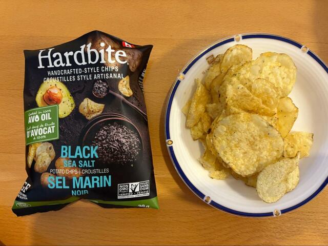 【コストコ ハードバイト アボカドオイル ポテトチップス 3種バラエティーボックス】ブラックシーソルトはポテチ好き納得のコクうまチップス♪