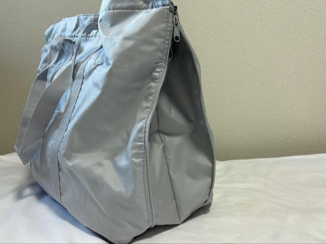 【tower 洗える持ち帰り寿司・ピザが入るかばん】バッグの周囲にあるファスナーを開けるとマチが14.5cmから23.5cmに広がり、容量がアップします！