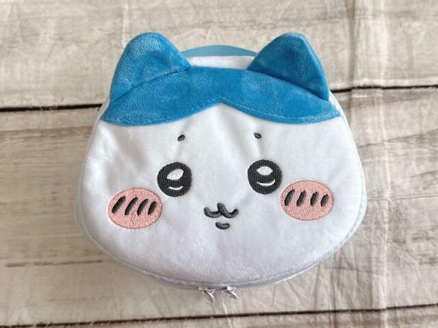 ハチワレのお顔がそのままポーチになっちゃった?!かわいすぎるバニティポーチ♪