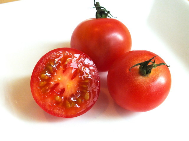 プチトマト食べくらべ／「青森いきいきやさい ミニトマト」（238円・税別）