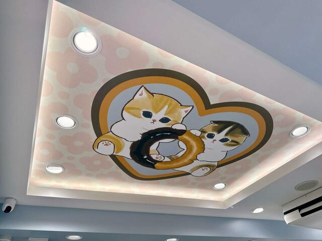 【mofusand TOKYO】天井にもかわいいイラストアートが描かれています！