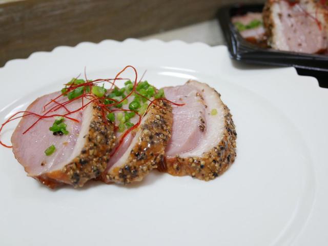 香辛料が程よく効いて、スパイシー。合鴨パストラミ　100gあたり146円