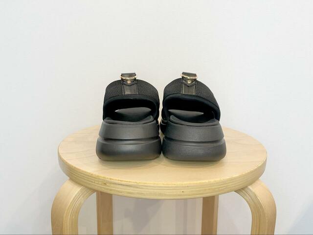 【GLOBAL WORK らくっションフィットサンダル】厚底でもクッション性が高いので、長時間歩いても疲れにくいです