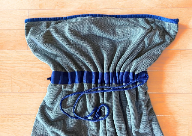 【SHSCLYペット用吸水タオル】暴れるタイプの子は開口を結んで落ちないようにもできる