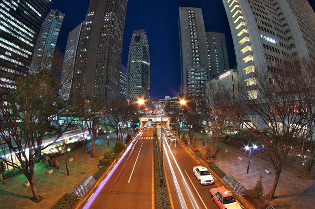 撮影地：西新宿 / カメラ：PENTAX K-30