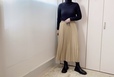 【ワークマン レディース撥水ライトプリーツスカート】縦のラインが強調されてスリム見え