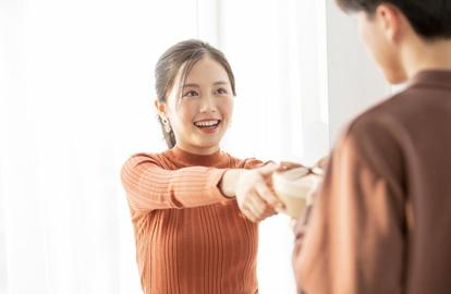 恋人や友達にもらってうれしかった 意外なプレゼント 2 人からもらった方がいいでしょ 1 2 Mimot ミモット