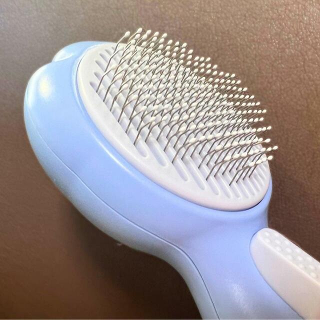 【SanMori ペット用 痛くない ヒーリングブラシ】痛くない秘密は150℃に湾曲した針部分と、丸くコーティングされた針先です