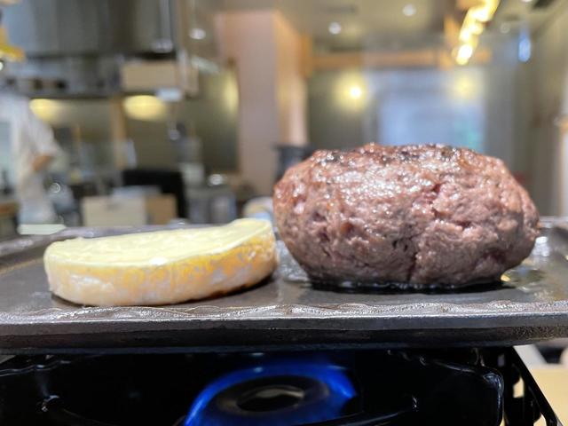 【釜元はん米衛中目黒店】けっこうな厚みがあるので、切って焼く