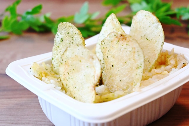 【深夜のポテチーズ飯】まさにこれは見た目も味も背徳飯！