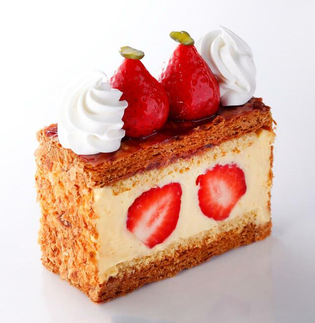 「あまおうナポレオンパイ」【ピエール・エルメ・パリ×パティスリーSATSUKI】