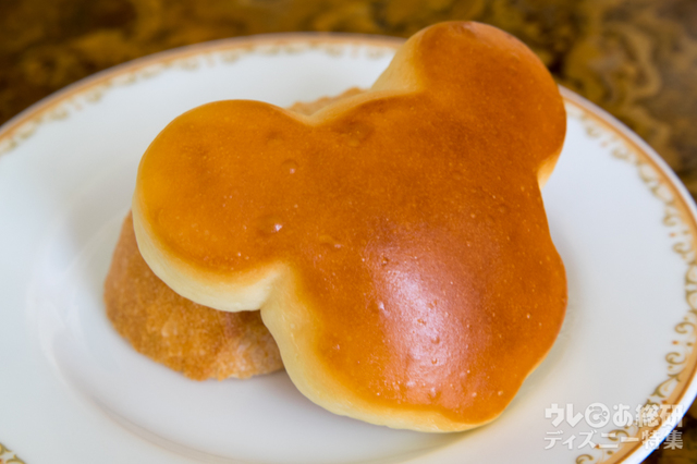 ブレッド｜“クリスマス・ファンタジー”ディナーセット｜東京ディズニーランドホテル「ドリーマーズ・ラウンジ」