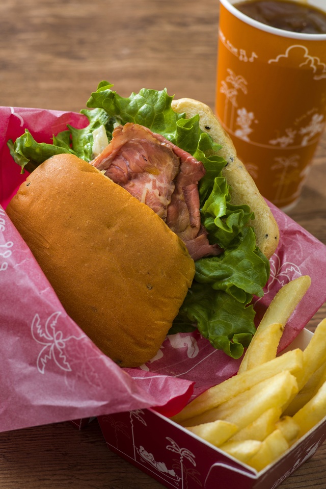  ドックサイドダイナー「ローストビーフサンド＆フレンチフライポテト」