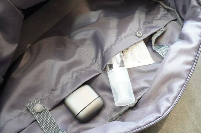 小物類を仕分けできる内ポケット