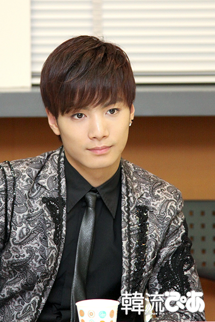 NU'EST・JR　「韓流ぴあ」取材の様子