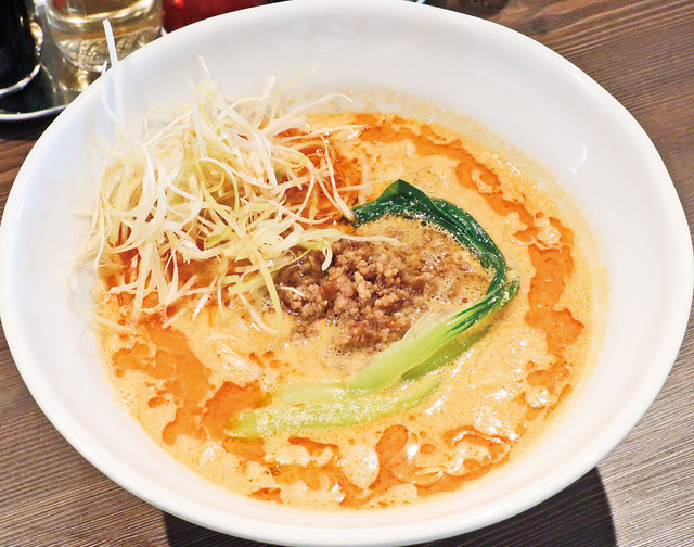 担々麺しろ 800円　麺屋Kishi