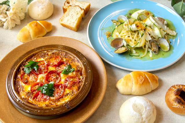 「季節のおすすめランチ」<期間:2026年5月26日~>【初夏だけの味わいが楽しめる♪神戸「TOOTH TOOTH FISH IN THE FOREST」の『自家製パン食べ放題ランチ』に季節限定パンが登場!】
