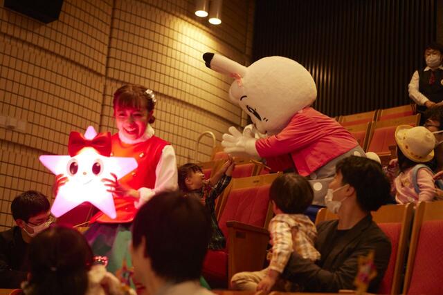 公演中のもよう【しまじろうと きらきらぼしの クリスマス】