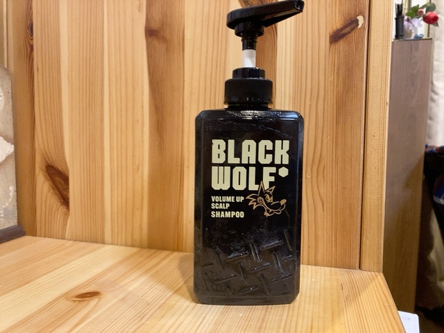 【大正製薬 BLACK WOLF(ブラックウルフ) リフレッシュ スカルプシャンプー】育毛にも匂い対策にも