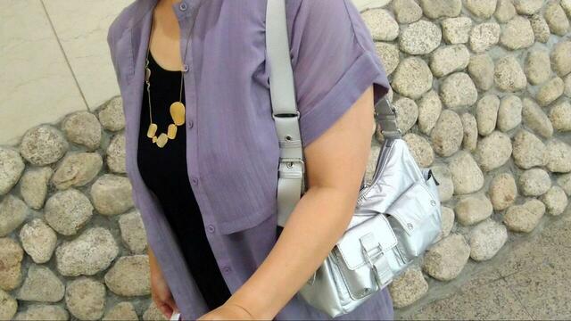 【GU アウトポケットバッグ】柔らかな素材で身体に添うので、どの持ち方でもストレスがありません