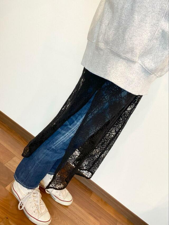 【GLOBAL WORK 2WAYレースワンピース】サイドのスリットのおかげで、足元ももたつきません◎