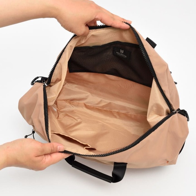 【MILESTO「SOFT SHOULDER L」】内装にはメッシュポケットと2つの小分けポケットを採用