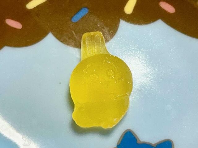 うさぎの「フゥン」が聞こえてきそう!色はやっぱりイエローです♪【ちいかわぷっくりラバマスグミ2】