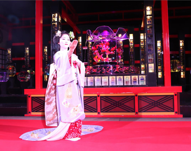 京都・元離宮二条城で開催の「アートアクアリウム城」